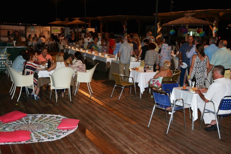 Los “Parrandboleros” cierran las especiales cenas-fiestas en el “Guateque” años 60-70