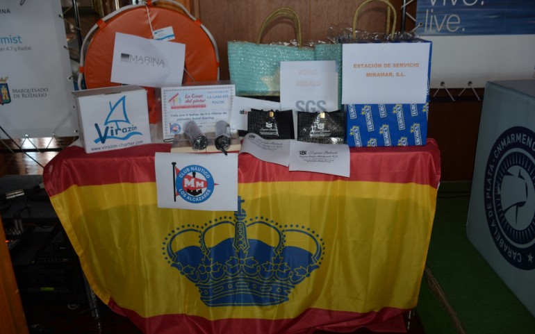 Entrega de trofeos clase Cruceros XIV Regata Benéfica Astrapace (Fotos. CNMM)
