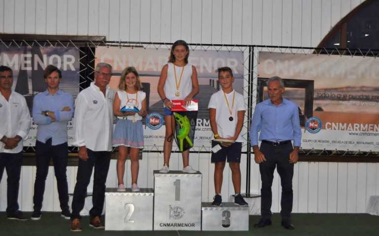 Tarde de trofeos y premios en los campeonatos y regatas de verano (Fotos: Ángela Corbalán)
