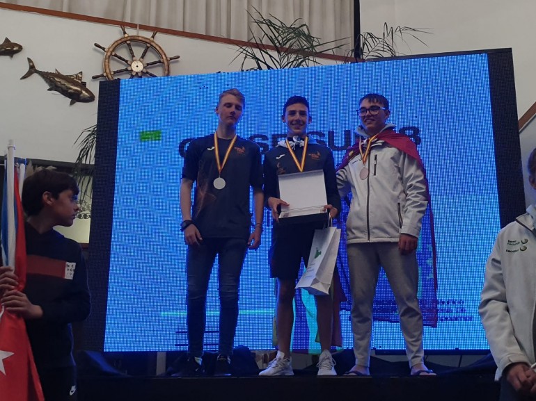 Manu García, gana la medalla de bronce en el Campeonato de España “Láser 4.7″