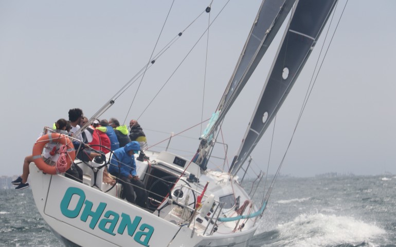 Ultima regata del Trofeo Carabela 2021 con invitados a bordo de la Patrulla Águila (Fotos: Falgas)