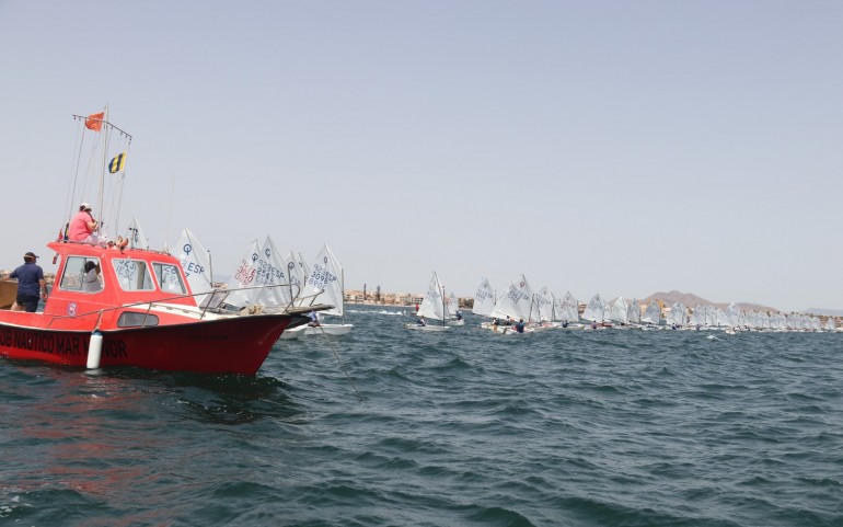 Gran espectáculo de los 150 barcos en la 1ª jornada de la Rgta ASTRAPACE (Fotos: Falgas)