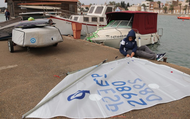 Suspendida la 1ª jornada del TAP de Los Alcázares por el viento (Fotos: J.M. Falgas)