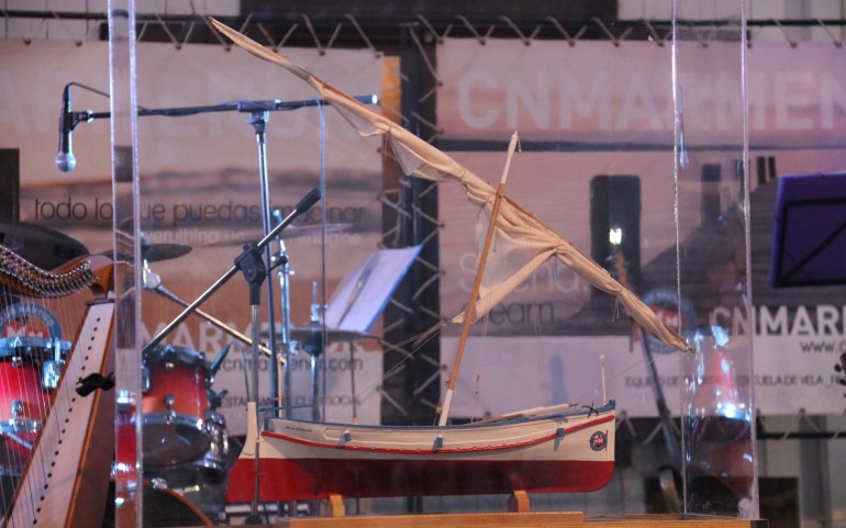 Presentada la maqueta de un “latino” de pescadores para el Club (Fotos: Damián)