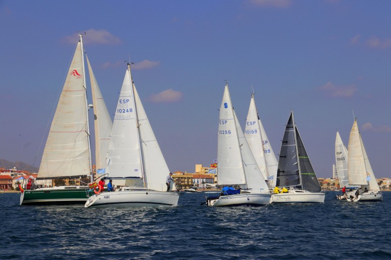 La flota del “Carabela” navegó con viento SE en la 2ª prueba del GP Estrella Levante