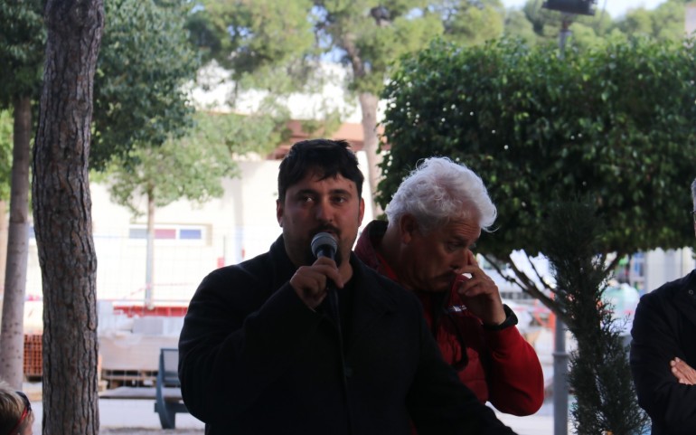 Dura lucha de los regatistas del TAP por el fuerte viento en Los Alcázares (Fotos: Falgas)